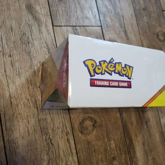 White Pokemon TCG Fall 2021 Collector Chest and Level Poke Ball & Collectors Tin - Picture 4 of 7